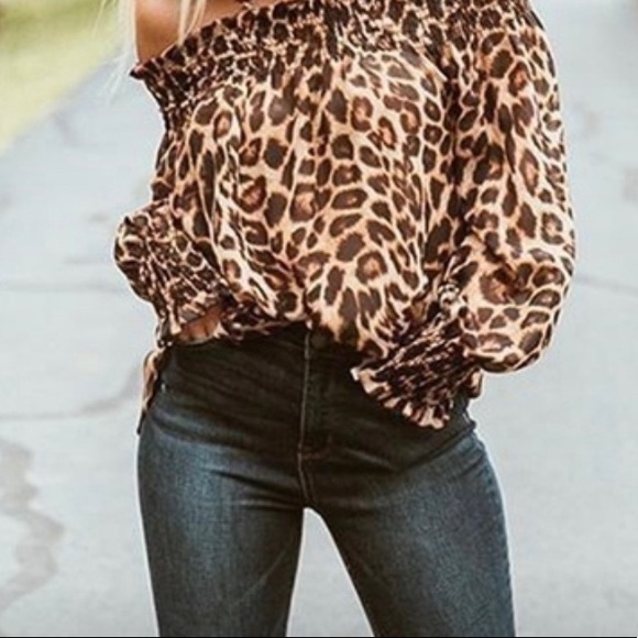 noname Tops - Top less shirt